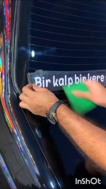 برچسب شیشه خودرو